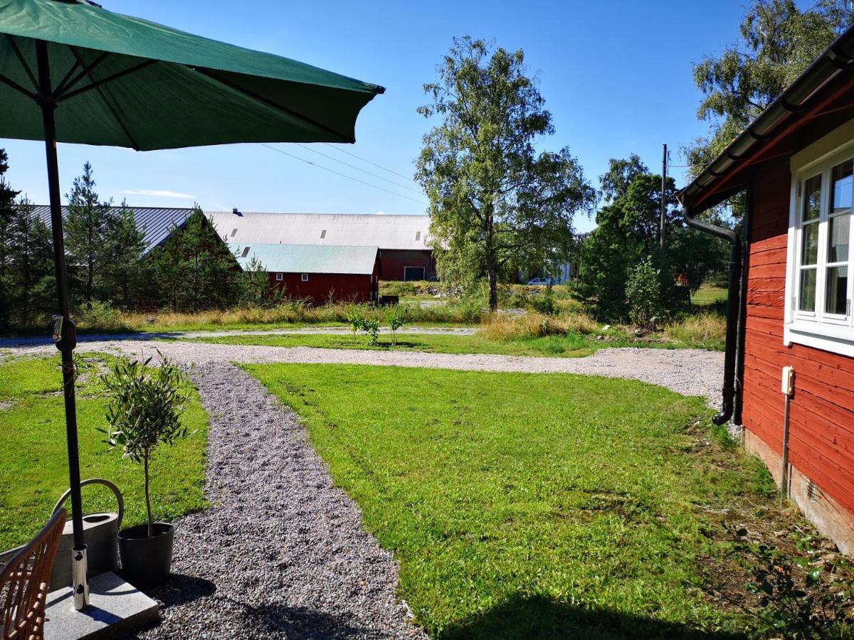 Smedjan Cottage Enköping Eksteriør bilde